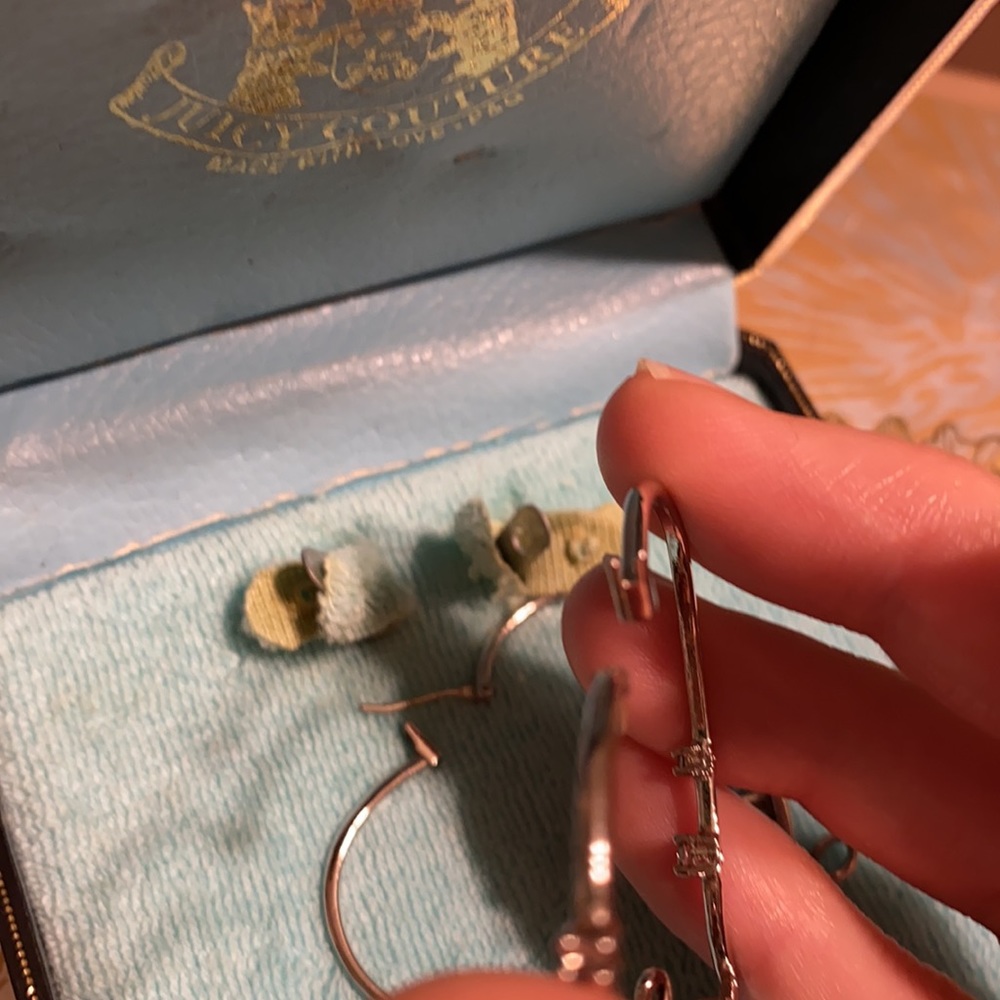 Y2K Juicy Couture Silver Heart hoop earrings - Picture 5 of 9